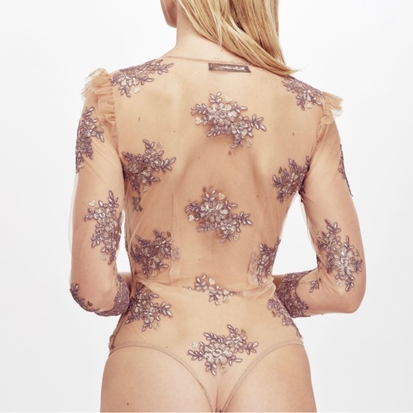 Beautiful lace bodysuit - Picture 3 of 4